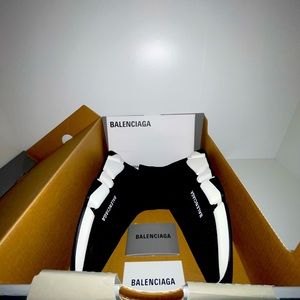 Balenciaga Runner 2.0 ( black ) Women size 8.5 Euro size 39
